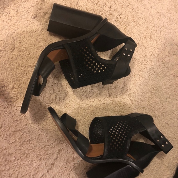 SixtySeven Lily Cutout Heeled Sandal - Picture 4 of 8